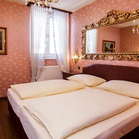 Palais Porcia Hotel
