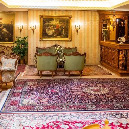 Hotel Palais Porcia 4*