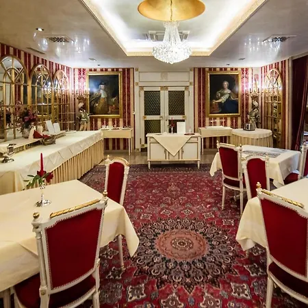 Palais Porcia Hotel 4*