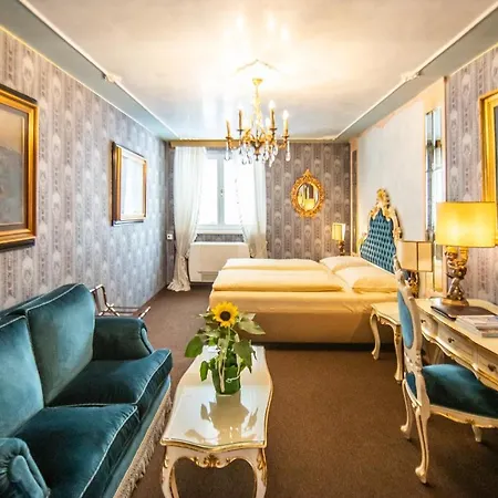 Palais Porcia Hotel