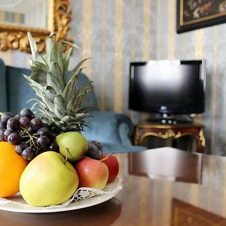 Palais Porcia 4*
