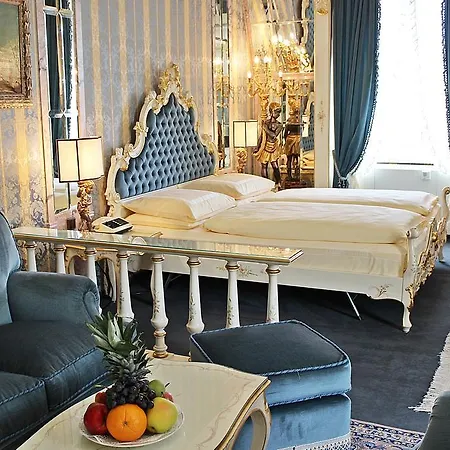 Palais Porcia Hotel 4*