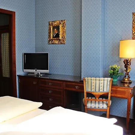 Palais Porcia 4*