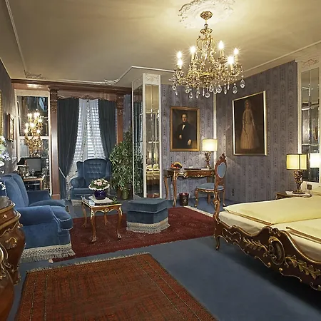 Palais Porcia 4*
