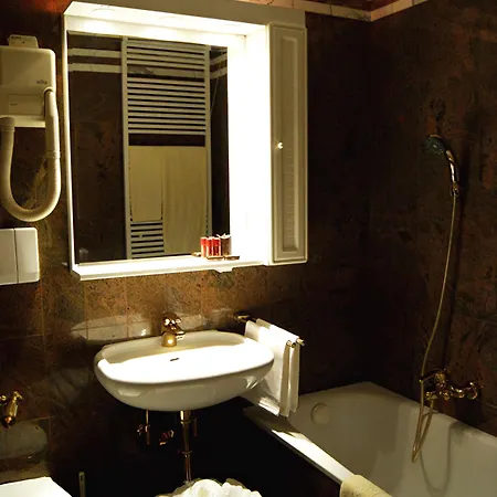 Palais Porcia Otel 4*