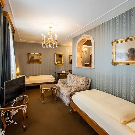 Palais Porcia 4*