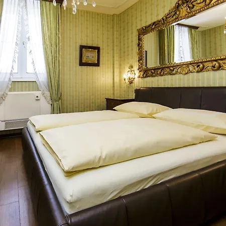 Palais Porcia 4*