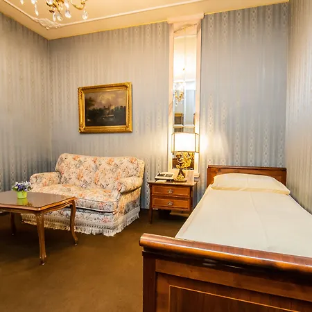 Palais Porcia 4*