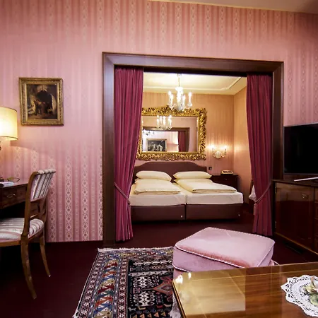 Palais Porcia Otel Klagenfurt am Woerthersee