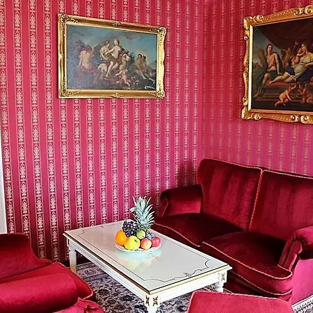 Palais Porcia 4*