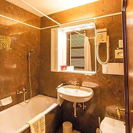Palais Porcia 4*