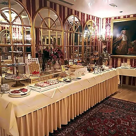 Palais Porcia 4* كلاغنفورت