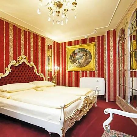 فندق Palais Porcia 4*