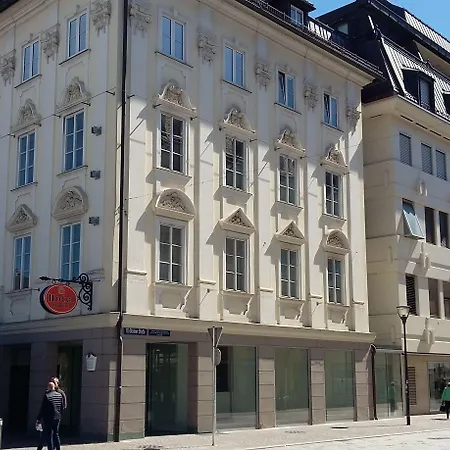 Palais Porcia Hotel