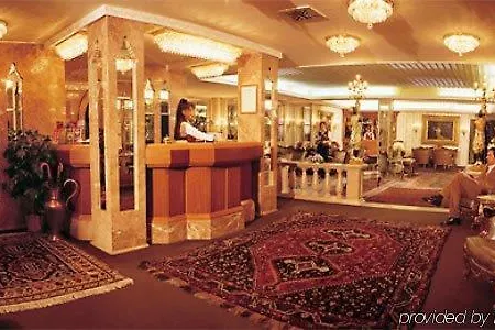 Palais Porcia Hotel 4*