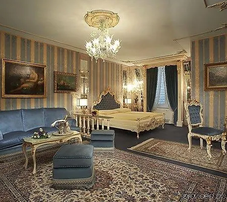 Palais Porcia Hotel 4*