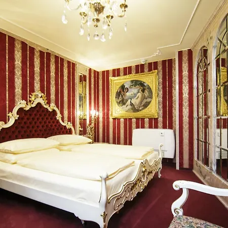 Palais Porcia Hotel