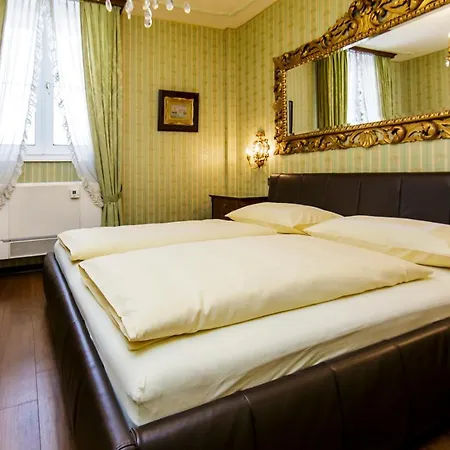 Palais Porcia Hotel