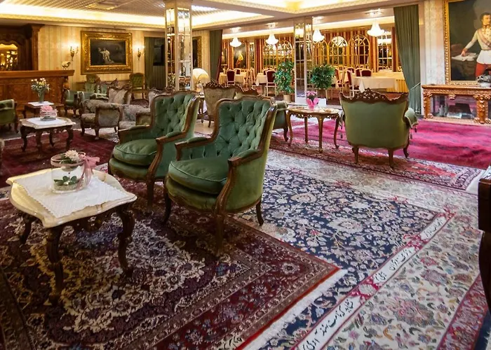 Palais Porcia מלון 4*