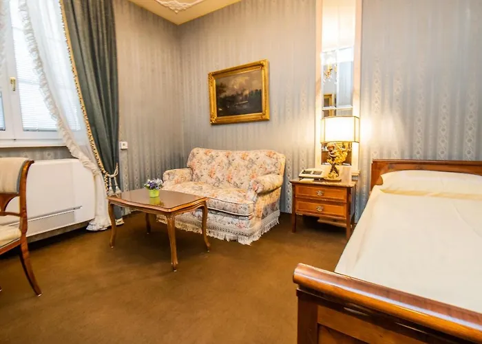 Palais Porcia מלון