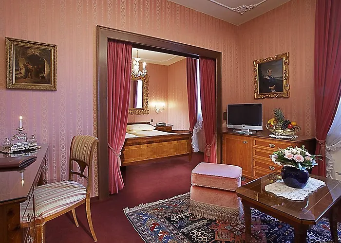 Szálloda Palais Porcia 4*