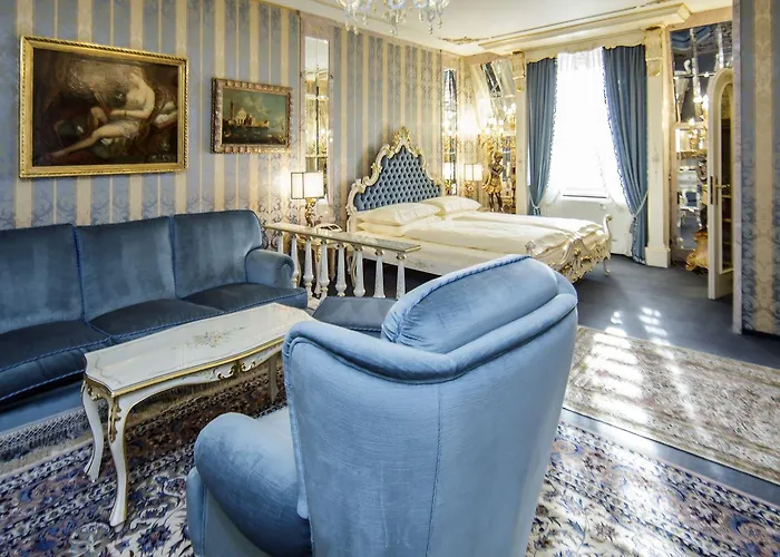 מלון Palais Porcia 4*