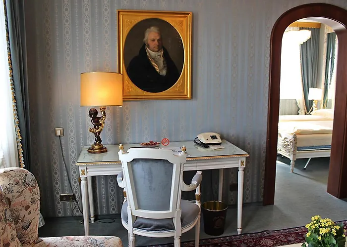 Palais Porcia מלון